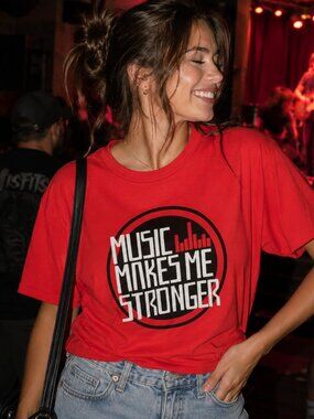 C&A Denim Stories Tee L Red Black White Music Makes Me Stronger Graphic Cotton